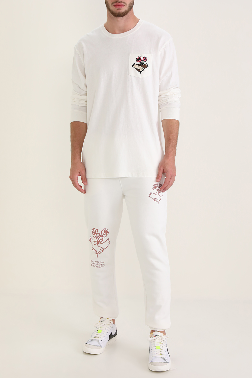 סטייפל X אן ווי או אף חולצת טי גרפית ארוכה